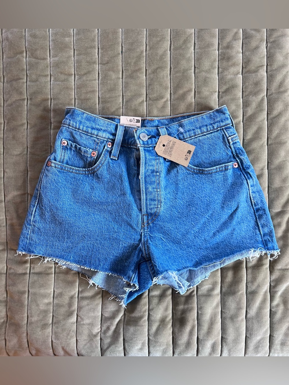 Levi’s Original 501 Cutoff Jean Shorts NWT